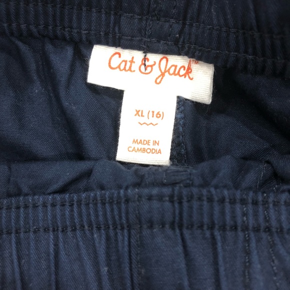 Cat and Jack Boy Shorts - Picture 2 of 2